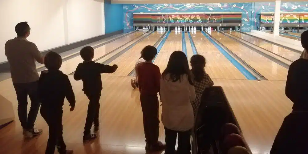 Des sorties en famille à Bordeaux découvrez le Bowling